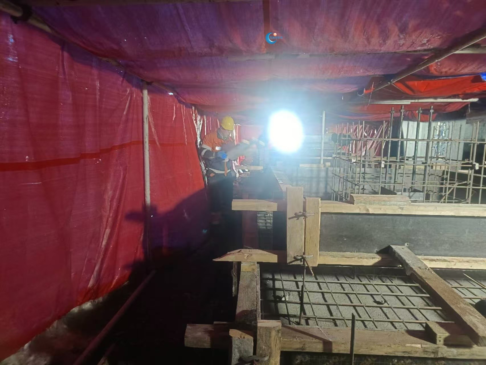 1765693437202169.jpg 19404f7a9f86ec417def4d55a6ddee60.jpg